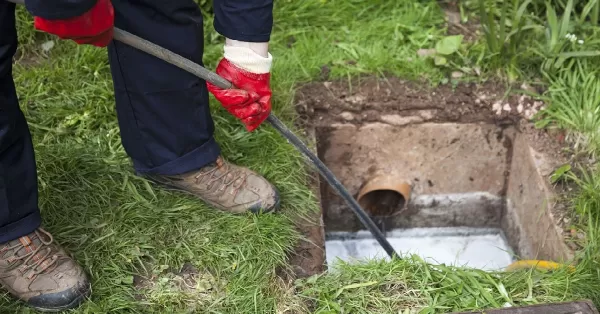 Serviço de desentupimento de esgoto Curitiba orçamento grátis